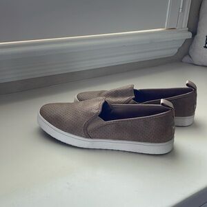 Koolaburra by UGG Women's W Kellen Slip-on Sneaker